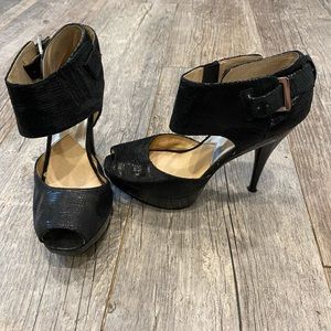 Women’s sandals. Michael by Michael Kors.